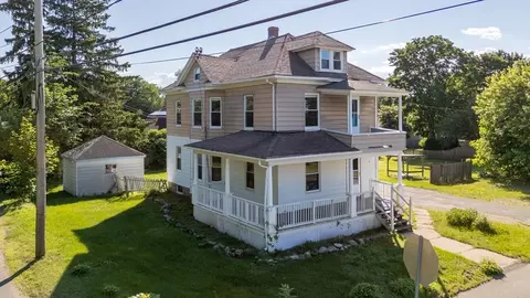 142 Parsons St, Easthampton, MA 01027