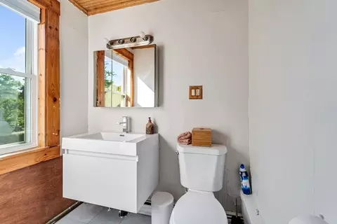 Bath - 142 Parsons St, Easthampton, MA 01027 photo 3 of 3