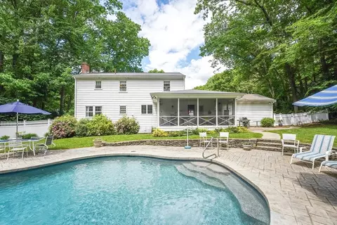 405 Beverly Rd, Franklin, MA 02038 photo 4