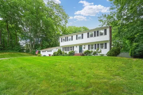 405 Beverly Rd, Franklin, MA 02038 photo 2