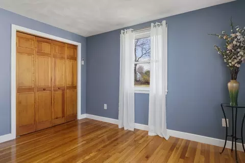 Bedroom - 47 Irving Dr, Walpole, MA 02081 photo 3 of 10