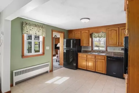Kitchen - 47 Irving Dr, Walpole, MA 02081 photo 4 of 4