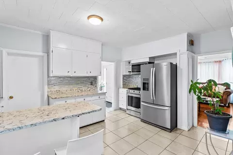 Kitchen - 231 Ferry St, Lawrence, MA 01841 photo 4 of 5