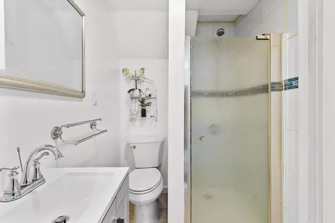 Bath - 231 Ferry St, Lawrence, MA 01841 photo 2 of 2