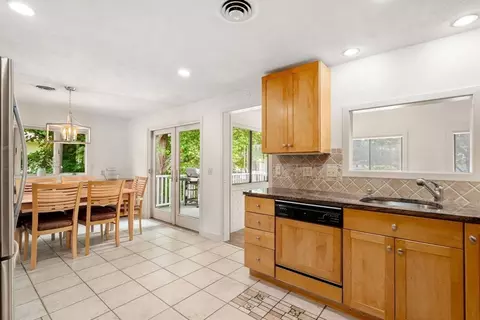 70 Standish Rd, Needham, MA 02492 photo 10