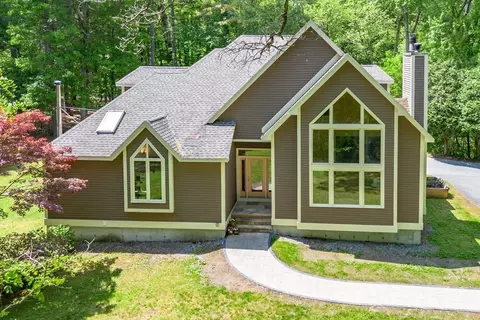 491 Cross St, Carlisle, MA 01741