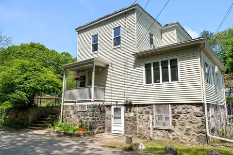 55 Beachview Ter, Malden, MA 02148