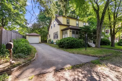 21 12 Concord St, Maynard, MA 01754