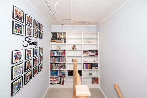 Entry Way - 612 Edgebrook Dr #612, Boylston, MA 01505 photo 2 of 2