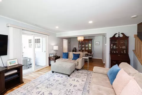 Living - 612 Edgebrook Dr #612, Boylston, MA 01505 photo 3 of 4