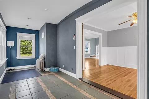 Entry Way - 22 Fairhaven Rd, Worcester, MA 01606 photo 1 of 2
