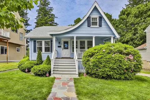 75 Howe St, Milton, MA 02186