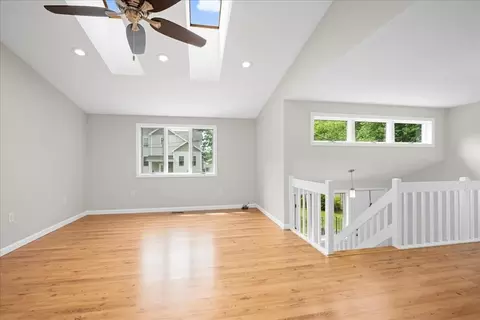 Living - 3 Porter St # -B, Worcester, MA 01604 photo 2 of 3