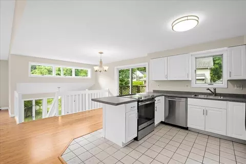 Kitchen - 3 Porter St # -B, Worcester, MA 01604 photo 5 of 6