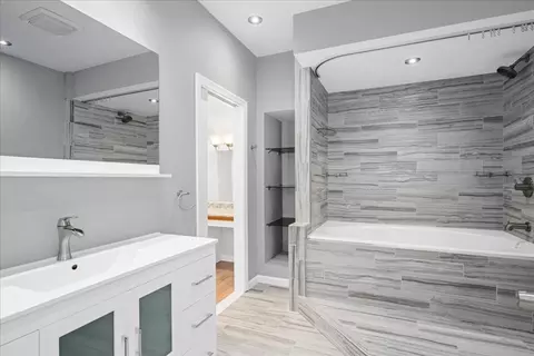 Bath - 3 Porter St # -B, Worcester, MA 01604 photo 1 of 4