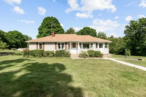 89 North St, Douglas, MA 01516