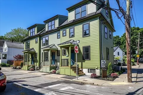 104 Jamaica St #3, Boston, MA 02130