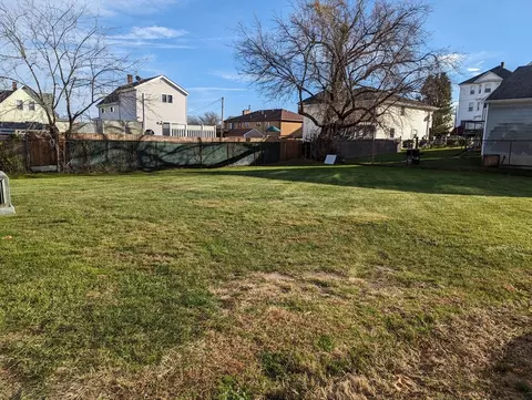 Exterior - 191 Glasgow St #3, Fall River, MA 02721 photo 4 of 5
