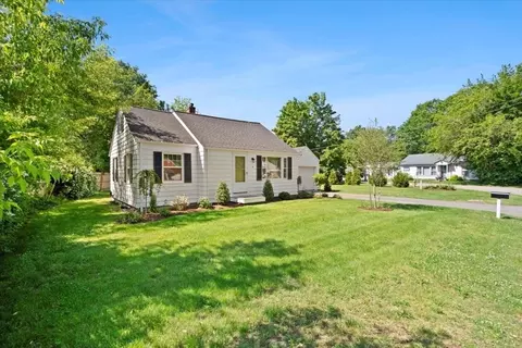 70 Border Ave, Seekonk, MA 02771