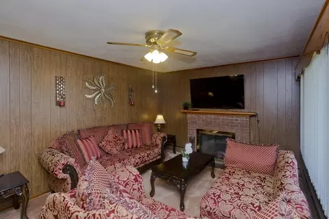 119 Kane St, Springfield, MA 01119 photo 8