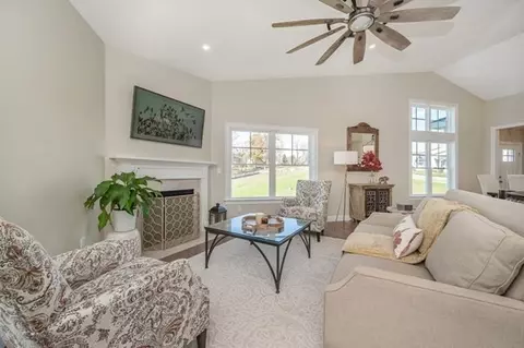 5 Horizon Dr #5, Millbury, MA 01527