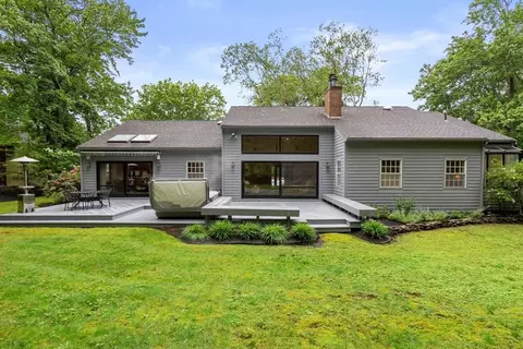 97 Brierbrook St, Milton, MA 02186