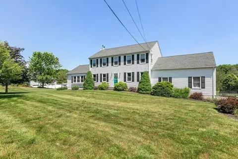 77 Bellingham Rd, Blackstone, MA 01504
