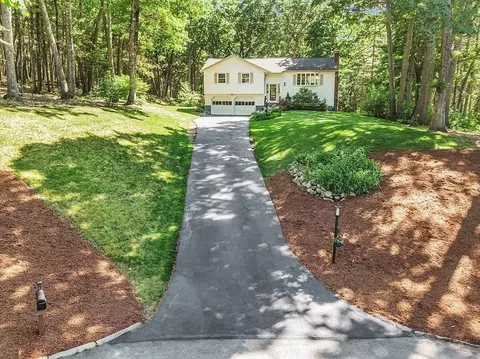 19 Belmont Dr, Chelmsford, MA 01824