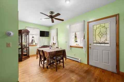 42 Harold St, Worcester, MA 01604 photo 3