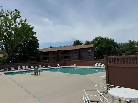 Exterior - 15 Davis Rd #B14, Acton, MA 01720 photo 3 of 4