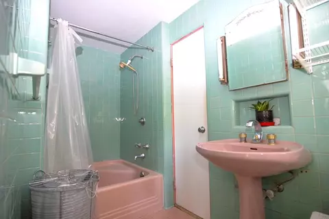 Bath - 31 Sumner Rd, Brookline, MA 02445 photo 3 of 3
