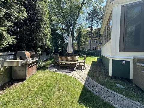Exterior - 31 Sumner Rd, Brookline, MA 02445 photo 3 of 4