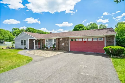 70 Logan Dr, Braintree, MA 02184