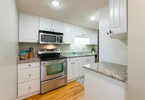 27 Adams Ct #27, Amesbury, MA 01913