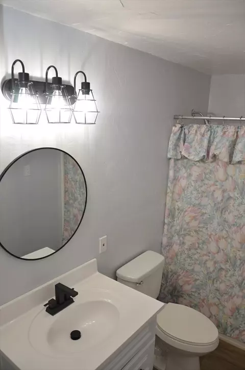 Bath - 24 Prentice St, Worcester, MA 01604 photo 1 of 3