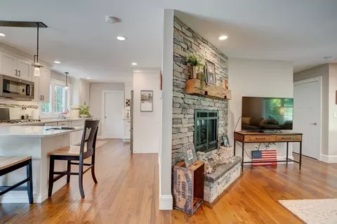 Entry Way - 267 Collins Rd, Hardwick, MA 01082 photo 1 of 2