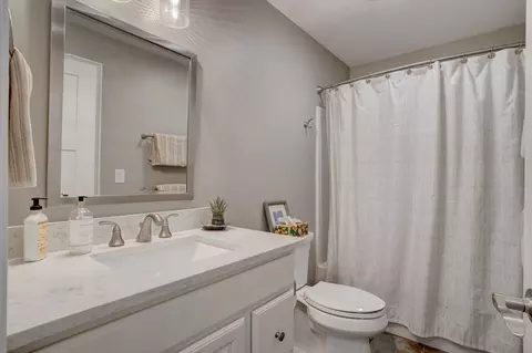 Bath - 267 Collins Rd, Hardwick, MA 01082 photo 2 of 4