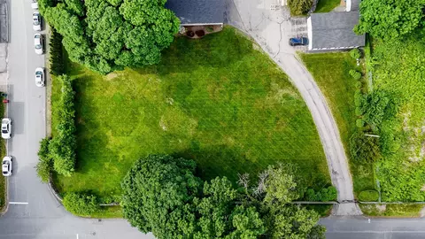 lot2 A Clitheroewyman, Lowell, MA 01852
