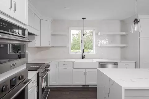 10 Narragansett Dr, West Bridgewater, MA 02379