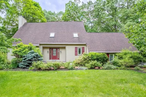 2 Autumn Hl, Leominster, MA 01453