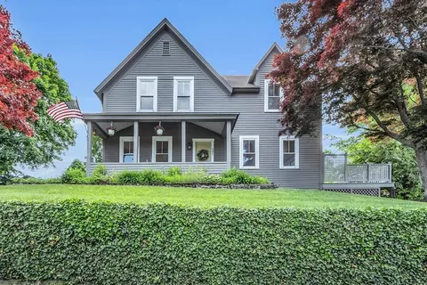 101 Acorn St, Clinton, MA 01510