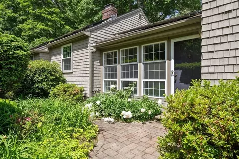 8 Wheelock Rd, Wayland, MA 01778
