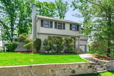 134 Walnut Hill Rd, Newton, MA 02461