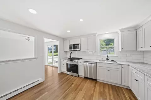 5 Wheeler Cir, Canton, MA 02021 photo 4