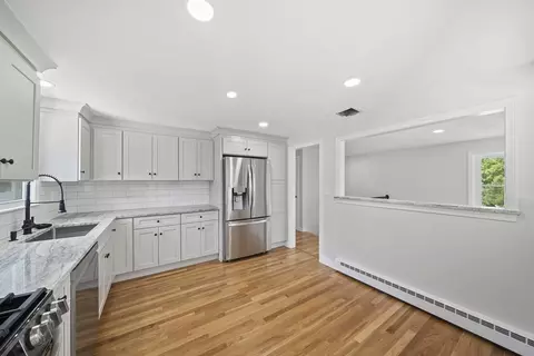 5 Wheeler Cir, Canton, MA 02021 photo 6