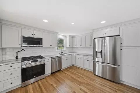 5 Wheeler Cir, Canton, MA 02021 photo 5