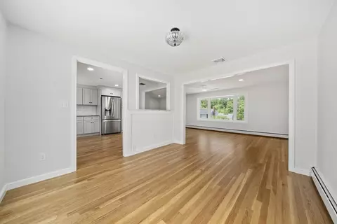 5 Wheeler Cir, Canton, MA 02021 photo 8