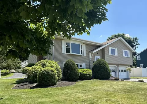 5 Wheeler Cir, Canton, MA 02021 photo 2