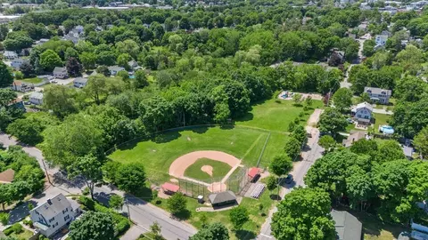 View/Area - 190 Green St, Reading, MA 01867 photo 4 of 4