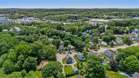 View/Area - 190 Green St, Reading, MA 01867 photo 2 of 4